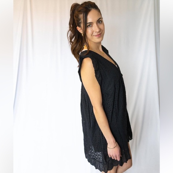 Eyelet Dress - Picture 4 of 4